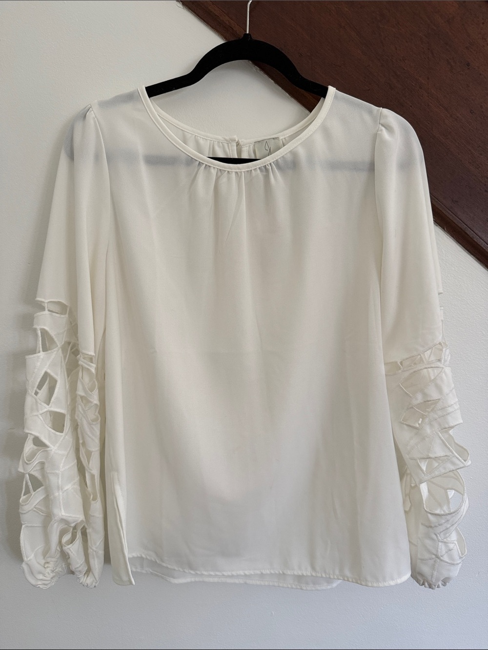 Joie Women’s Ivory Long-Sleeve Blouse with Ladder-Sleeve Detail